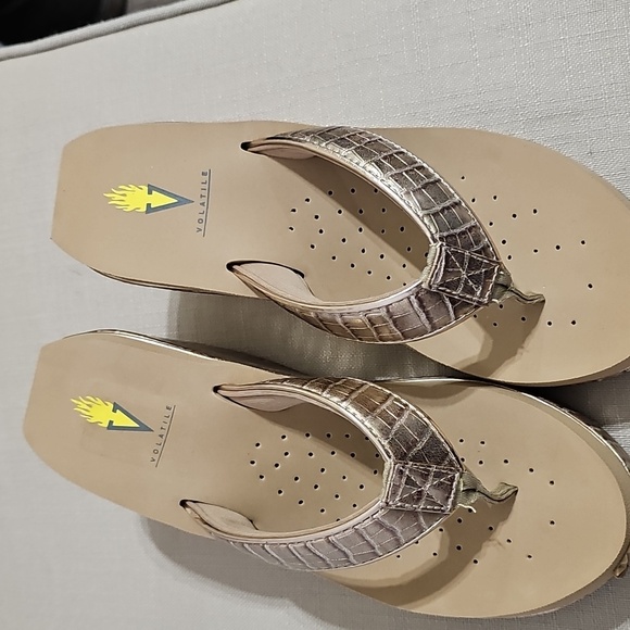 Volatile Metallic Wedge Sandals - Picture 3 of 10